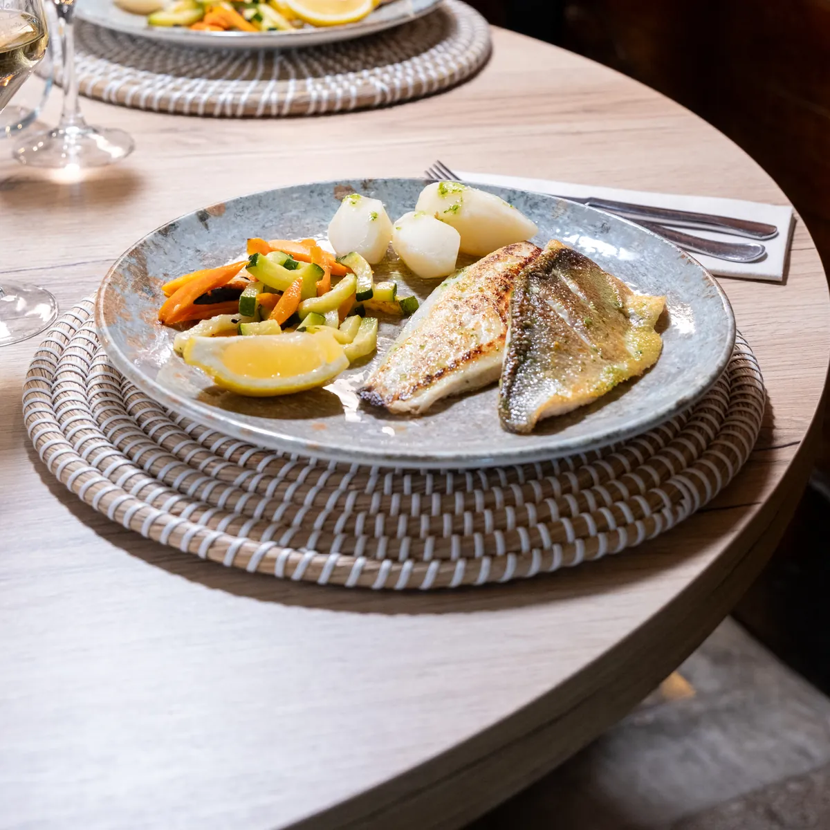 Pescado a la plancha con verduras en Can Josep