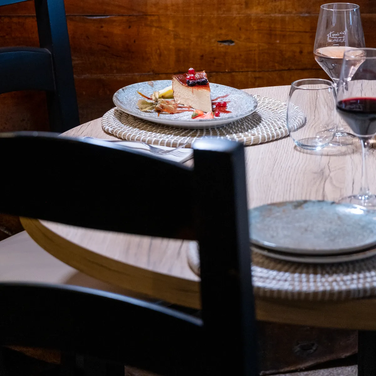 Postre servido en una mesa del celler de Can Josep
